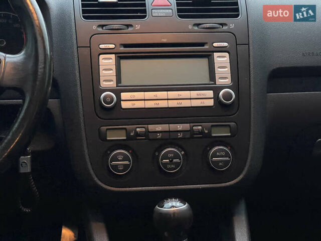 Чорний Фольксваген Гольф, об'ємом двигуна 1.4 л та пробігом 170 тис. км за 6250 $, фото 29 на Automoto.ua