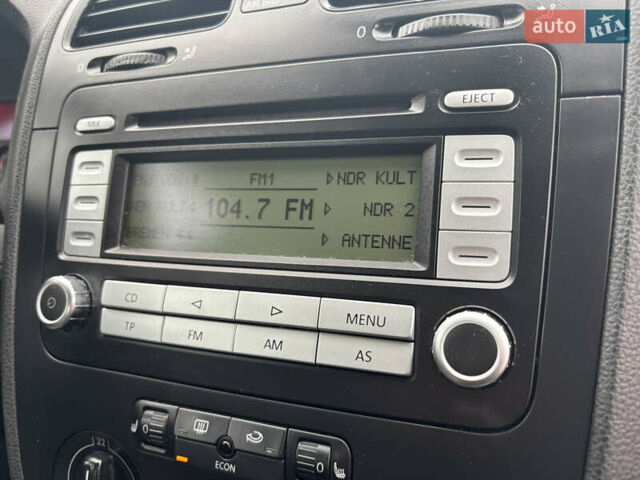 Чорний Фольксваген Гольф, об'ємом двигуна 1.4 л та пробігом 236 тис. км за 5850 $, фото 43 на Automoto.ua