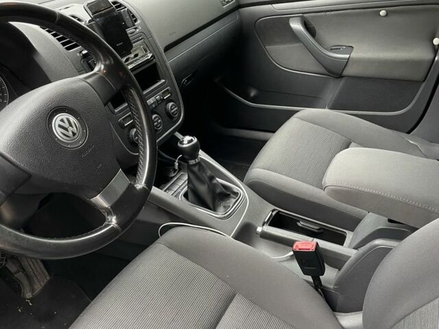 Черный Фольксваген Гольф, объемом двигателя 1.6 л и пробегом 230 тыс. км за 5200 $, фото 4 на Automoto.ua