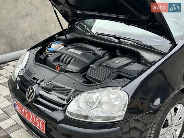 Черный Фольксваген Гольф, объемом двигателя 1.6 л и пробегом 196 тыс. км за 6200 $, фото 63 на Automoto.ua