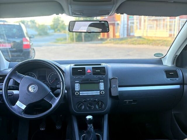 Черный Фольксваген Гольф, объемом двигателя 1.6 л и пробегом 205 тыс. км за 6100 $, фото 6 на Automoto.ua