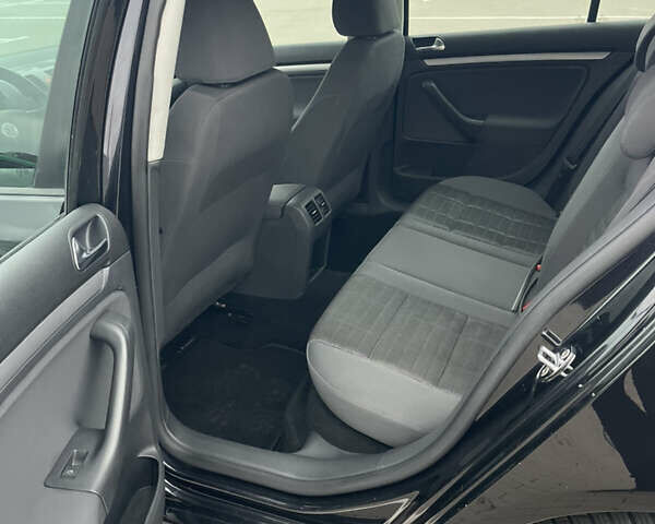 Черный Фольксваген Гольф, объемом двигателя 1.4 л и пробегом 219 тыс. км за 6300 $, фото 8 на Automoto.ua