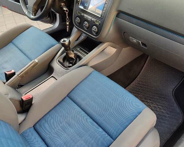 Чорний Фольксваген Гольф, об'ємом двигуна 1.6 л та пробігом 232 тис. км за 5999 $, фото 19 на Automoto.ua