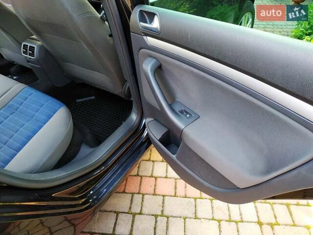 Черный Фольксваген Гольф, объемом двигателя 0 л и пробегом 206 тыс. км за 6400 $, фото 36 на Automoto.ua