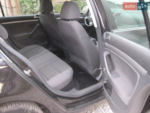 Черный Фольксваген Гольф, объемом двигателя 1.4 л и пробегом 174 тыс. км за 5999 $, фото 17 на Automoto.ua