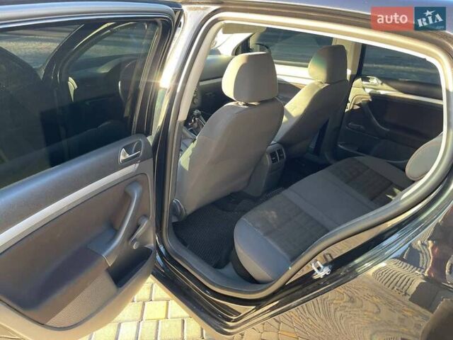 Черный Фольксваген Гольф, объемом двигателя 1.9 л и пробегом 250 тыс. км за 5300 $, фото 10 на Automoto.ua