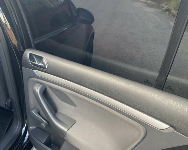 Черный Фольксваген Гольф, объемом двигателя 1.6 л и пробегом 274 тыс. км за 6200 $, фото 10 на Automoto.ua