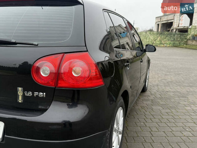 Черный Фольксваген Гольф, объемом двигателя 1.6 л и пробегом 173 тыс. км за 7000 $, фото 16 на Automoto.ua