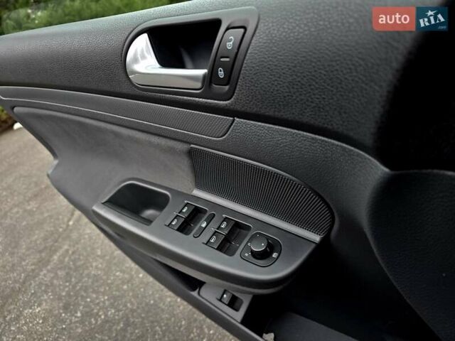 Чорний Фольксваген Гольф, об'ємом двигуна 1.6 л та пробігом 230 тис. км за 6450 $, фото 115 на Automoto.ua