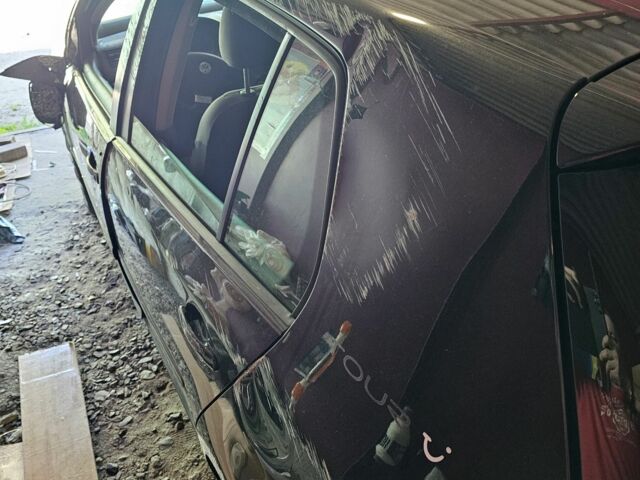 Черный Фольксваген Гольф, объемом двигателя 1.4 л и пробегом 230 тыс. км за 2250 $, фото 3 на Automoto.ua