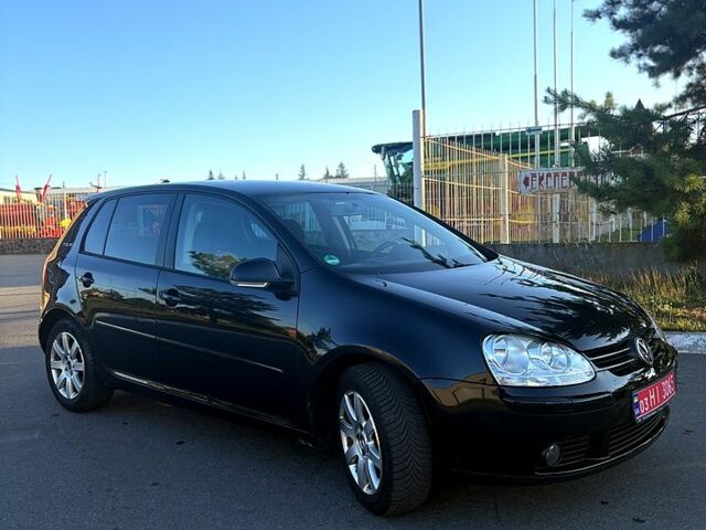 Черный Фольксваген Гольф, объемом двигателя 1.6 л и пробегом 205 тыс. км за 6100 $, фото 2 на Automoto.ua