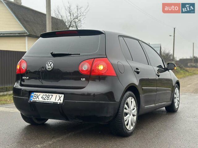 Чорний Фольксваген Гольф, об'ємом двигуна 1.6 л та пробігом 251 тис. км за 6299 $, фото 3 на Automoto.ua