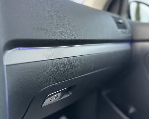 Черный Фольксваген Гольф, объемом двигателя 1.6 л и пробегом 232 тыс. км за 5750 $, фото 24 на Automoto.ua