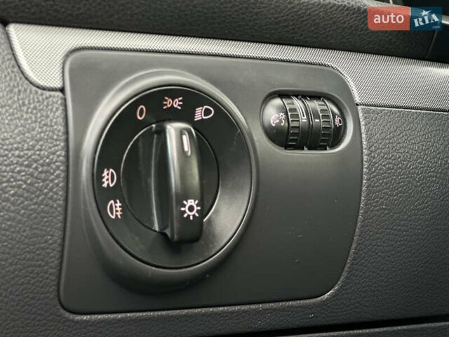 Черный Фольксваген Гольф, объемом двигателя 1.4 л и пробегом 191 тыс. км за 5500 $, фото 18 на Automoto.ua