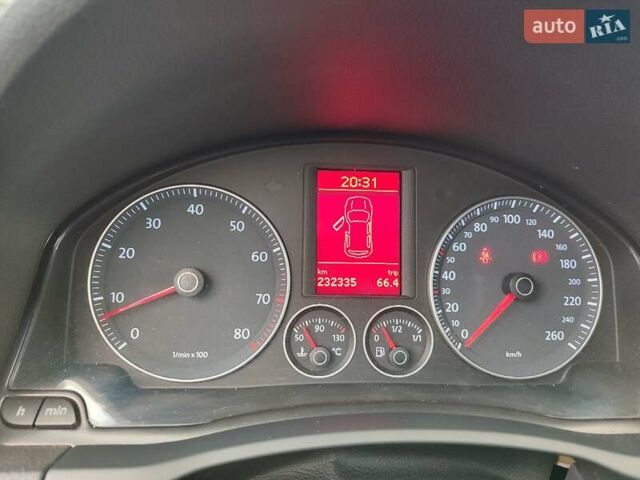 Чорний Фольксваген Гольф, об'ємом двигуна 1.6 л та пробігом 232 тис. км за 5999 $, фото 10 на Automoto.ua