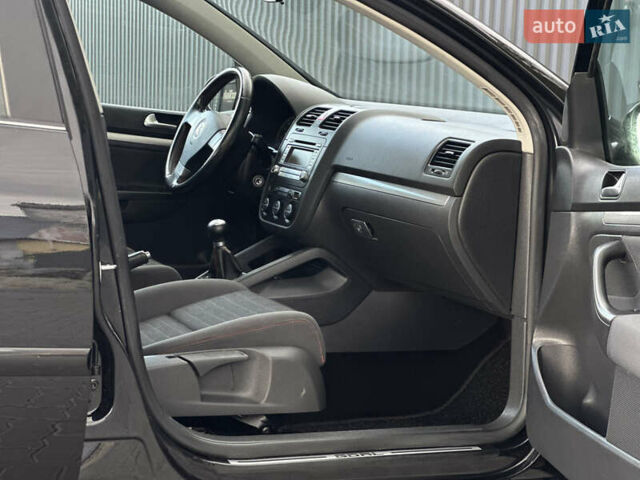 Черный Фольксваген Гольф, объемом двигателя 1.4 л и пробегом 191 тыс. км за 5550 $, фото 9 на Automoto.ua