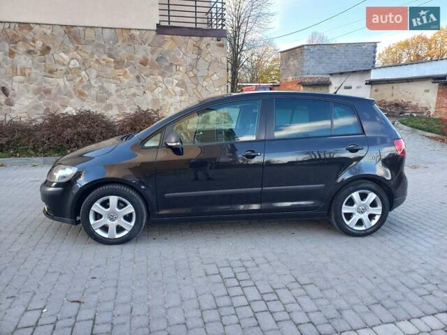 Черный Фольксваген Гольф, объемом двигателя 1.6 л и пробегом 200 тыс. км за 5650 $, фото 11 на Automoto.ua