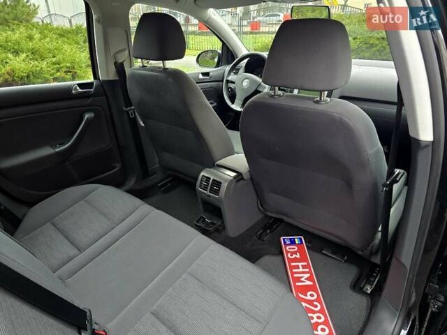 Чорний Фольксваген Гольф, об'ємом двигуна 1.6 л та пробігом 230 тис. км за 6450 $, фото 93 на Automoto.ua