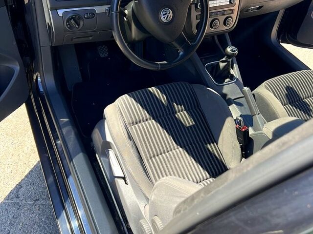 Чорний Фольксваген Гольф, об'ємом двигуна 2 л та пробігом 350 тис. км за 5750 $, фото 8 на Automoto.ua