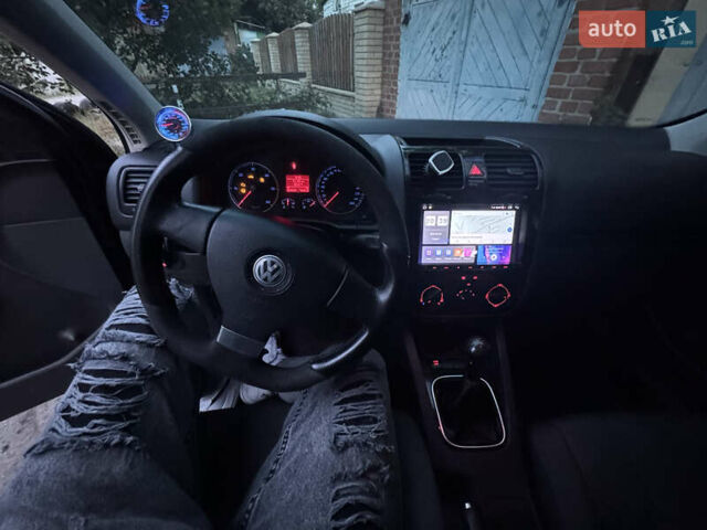 Черный Фольксваген Гольф, объемом двигателя 1.9 л и пробегом 256 тыс. км за 6300 $, фото 2 на Automoto.ua