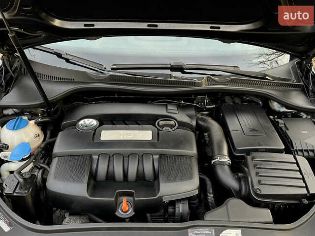 Черный Фольксваген Гольф, объемом двигателя 1.6 л и пробегом 235 тыс. км за 5899 $, фото 20 на Automoto.ua