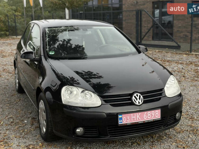Черный Фольксваген Гольф, объемом двигателя 1.4 л и пробегом 180 тыс. км за 3000 $, фото 7 на Automoto.ua