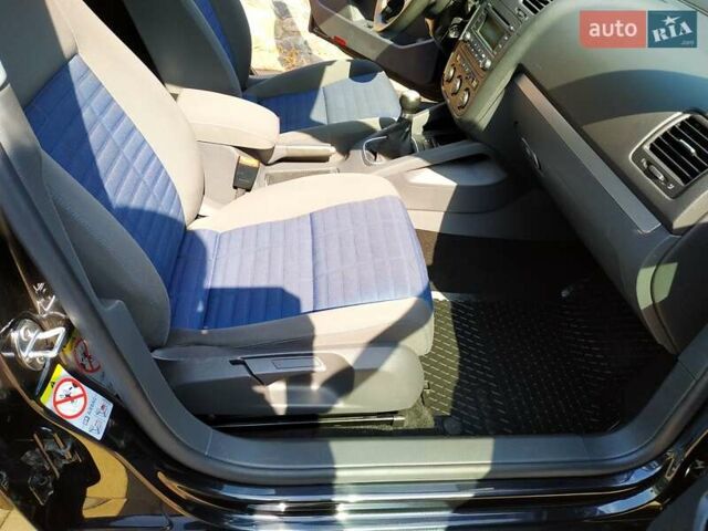 Черный Фольксваген Гольф, объемом двигателя 0 л и пробегом 206 тыс. км за 6400 $, фото 35 на Automoto.ua