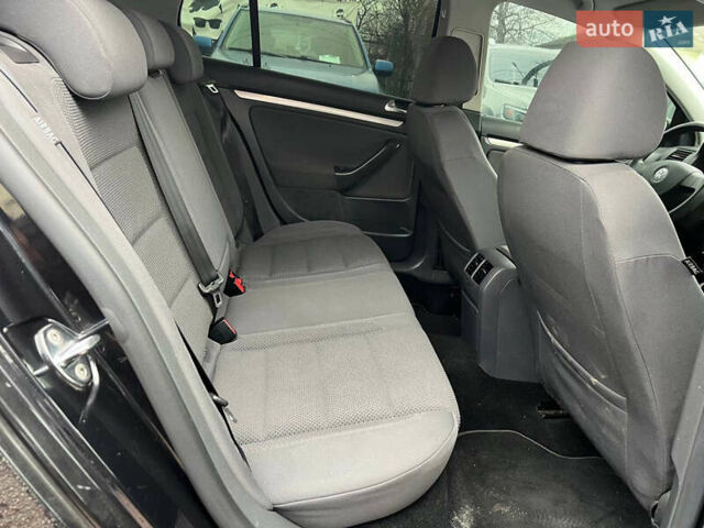 Чорний Фольксваген Гольф, об'ємом двигуна 1.6 л та пробігом 224 тис. км за 6550 $, фото 16 на Automoto.ua