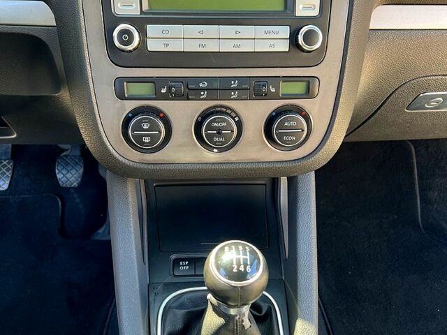 Чорний Фольксваген Гольф, об'ємом двигуна 2 л та пробігом 350 тис. км за 5750 $, фото 11 на Automoto.ua