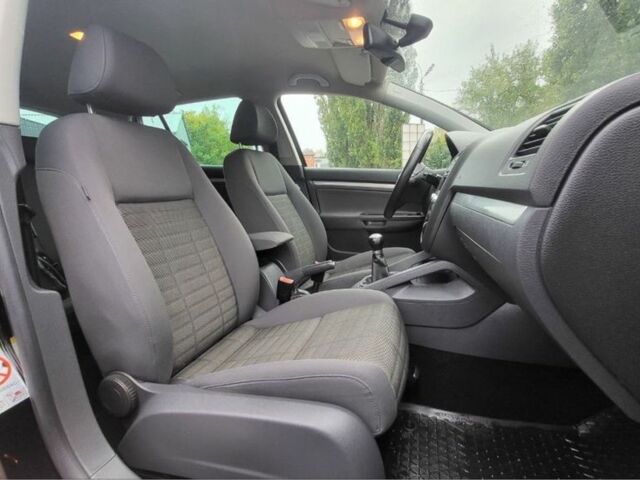 Черный Фольксваген Гольф, объемом двигателя 1.6 л и пробегом 237 тыс. км за 6350 $, фото 18 на Automoto.ua