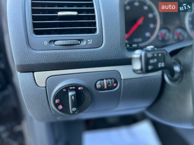 Чорний Фольксваген Гольф, об'ємом двигуна 1.6 л та пробігом 238 тис. км за 5450 $, фото 34 на Automoto.ua
