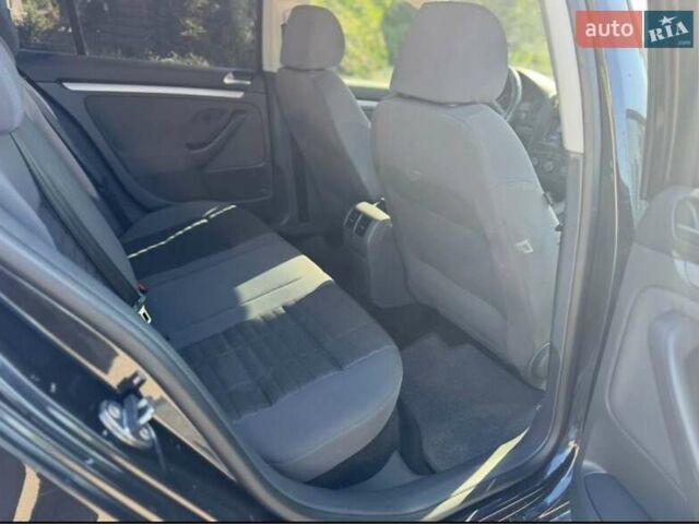 Черный Фольксваген Гольф, объемом двигателя 1.6 л и пробегом 191 тыс. км за 7900 $, фото 12 на Automoto.ua