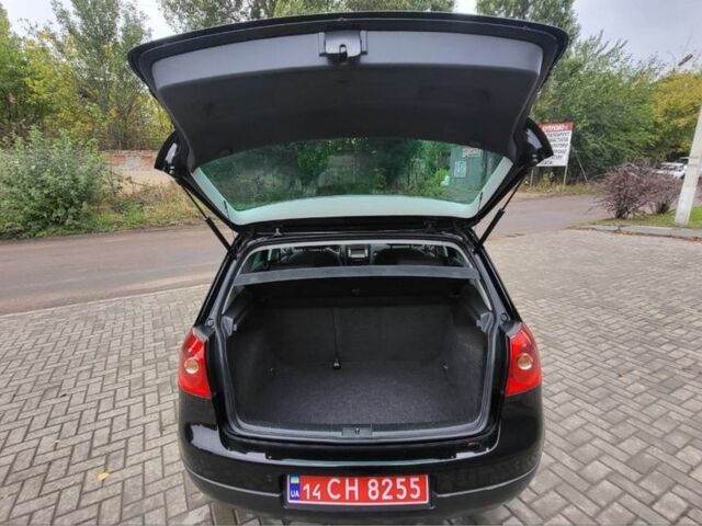 Черный Фольксваген Гольф, объемом двигателя 1.6 л и пробегом 237 тыс. км за 6350 $, фото 19 на Automoto.ua