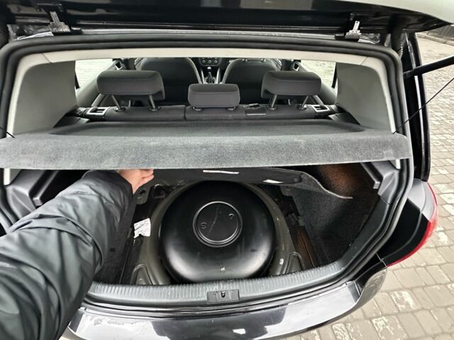 Чорний Фольксваген Гольф, об'ємом двигуна 1.6 л та пробігом 213 тис. км за 6350 $, фото 7 на Automoto.ua