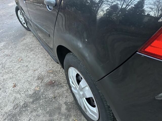 Черный Фольксваген Гольф, объемом двигателя 1.6 л и пробегом 329 тыс. км за 4300 $, фото 7 на Automoto.ua