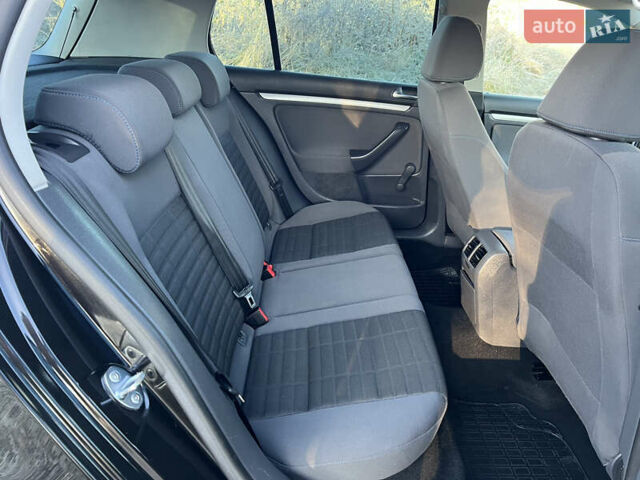 Чорний Фольксваген Гольф, об'ємом двигуна 1.4 л та пробігом 182 тис. км за 5850 $, фото 25 на Automoto.ua