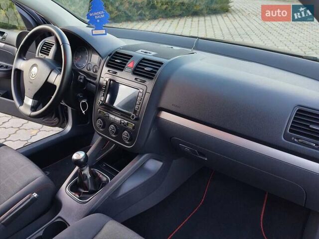 Чорний Фольксваген Гольф, об'ємом двигуна 1.6 л та пробігом 212 тис. км за 6750 $, фото 39 на Automoto.ua