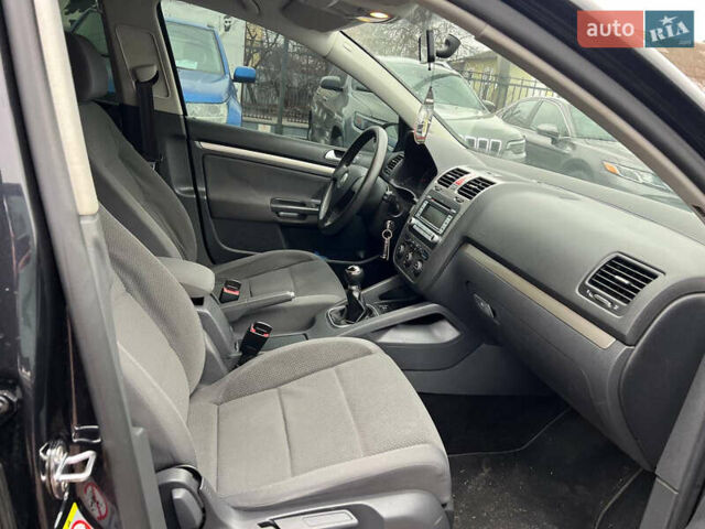 Чорний Фольксваген Гольф, об'ємом двигуна 1.6 л та пробігом 224 тис. км за 6550 $, фото 15 на Automoto.ua