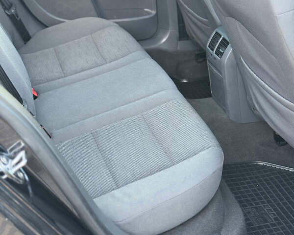 Черный Фольксваген Гольф, объемом двигателя 1.6 л и пробегом 260 тыс. км за 6100 $, фото 33 на Automoto.ua