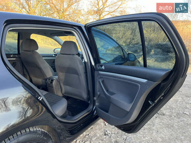 Чорний Фольксваген Гольф, об'ємом двигуна 1.4 л та пробігом 182 тис. км за 5850 $, фото 26 на Automoto.ua