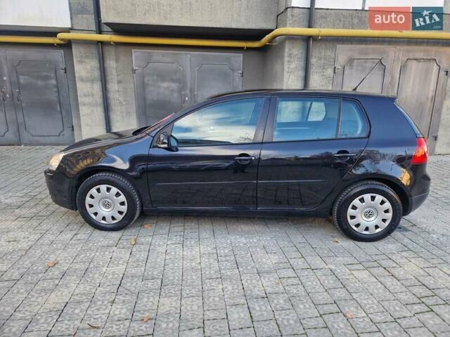 Черный Фольксваген Гольф, объемом двигателя 1.6 л и пробегом 255 тыс. км за 5950 $, фото 1 на Automoto.ua