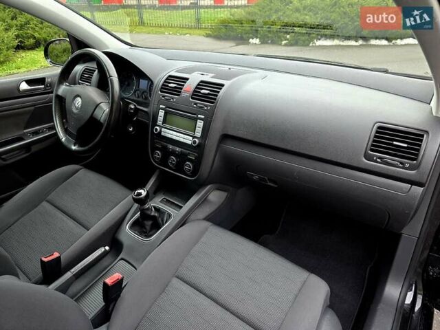 Чорний Фольксваген Гольф, об'ємом двигуна 1.6 л та пробігом 230 тис. км за 6450 $, фото 64 на Automoto.ua