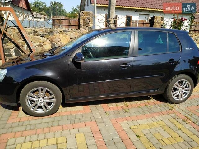 Черный Фольксваген Гольф, объемом двигателя 0 л и пробегом 206 тыс. км за 6400 $, фото 4 на Automoto.ua