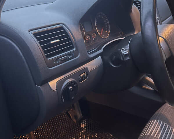 Черный Фольксваген Гольф, объемом двигателя 1.9 л и пробегом 280 тыс. км за 6900 $, фото 13 на Automoto.ua