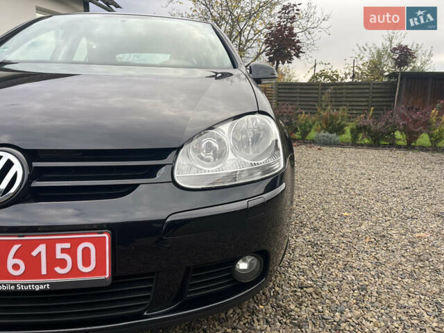 Черный Фольксваген Гольф, объемом двигателя 1.6 л и пробегом 253 тыс. км за 6250 $, фото 19 на Automoto.ua