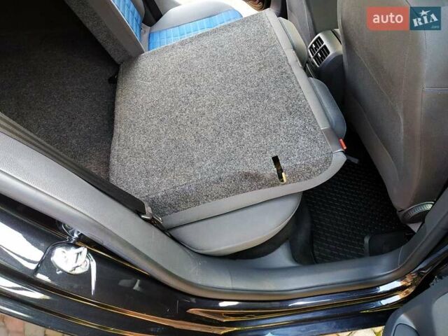 Черный Фольксваген Гольф, объемом двигателя 0 л и пробегом 206 тыс. км за 6400 $, фото 40 на Automoto.ua