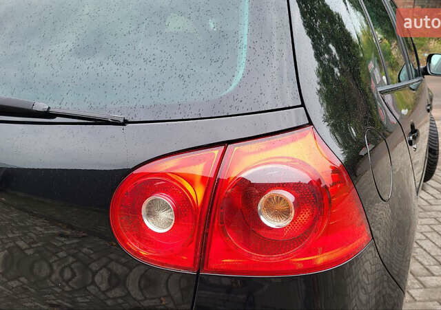 Черный Фольксваген Гольф, объемом двигателя 1.6 л и пробегом 237 тыс. км за 6500 $, фото 10 на Automoto.ua