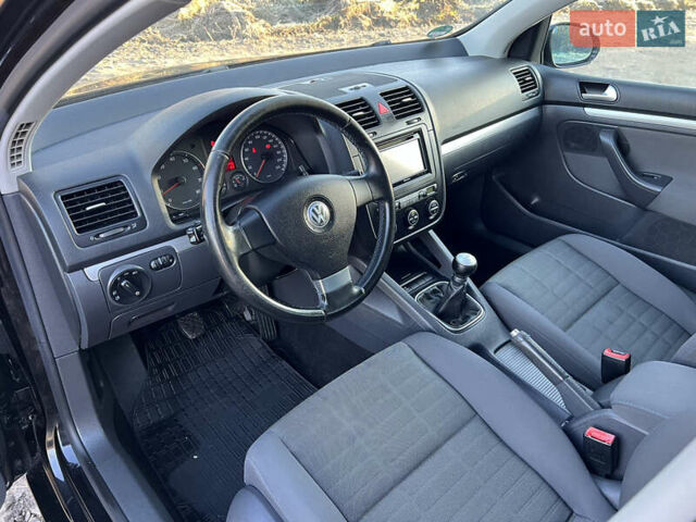 Чорний Фольксваген Гольф, об'ємом двигуна 1.4 л та пробігом 182 тис. км за 5850 $, фото 12 на Automoto.ua