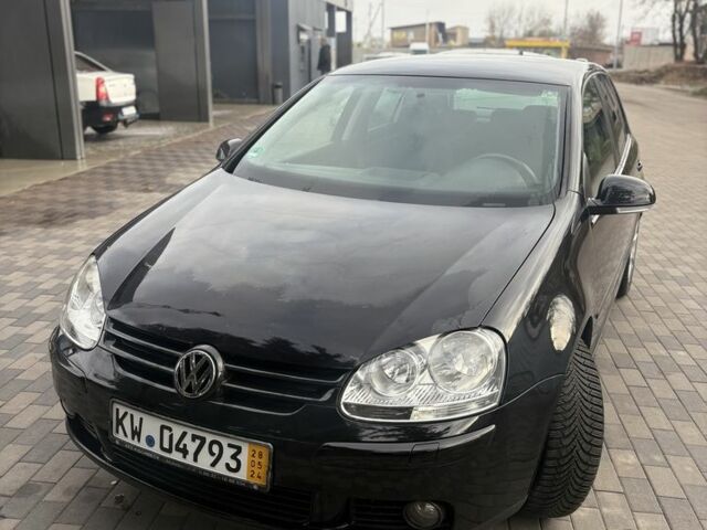 Черный Фольксваген Гольф, объемом двигателя 1.6 л и пробегом 215 тыс. км за 6500 $, фото 2 на Automoto.ua