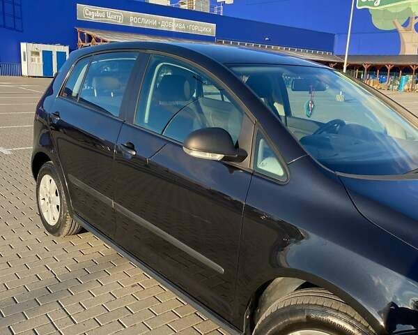 Черный Фольксваген Гольф, объемом двигателя 1.6 л и пробегом 141 тыс. км за 6600 $, фото 1 на Automoto.ua